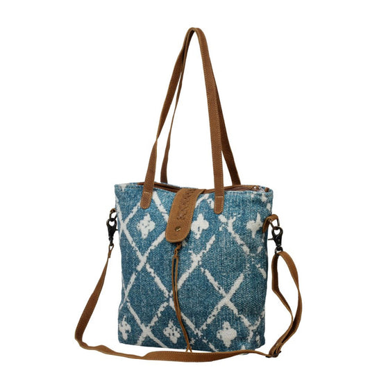 Beguile Shoulder bag